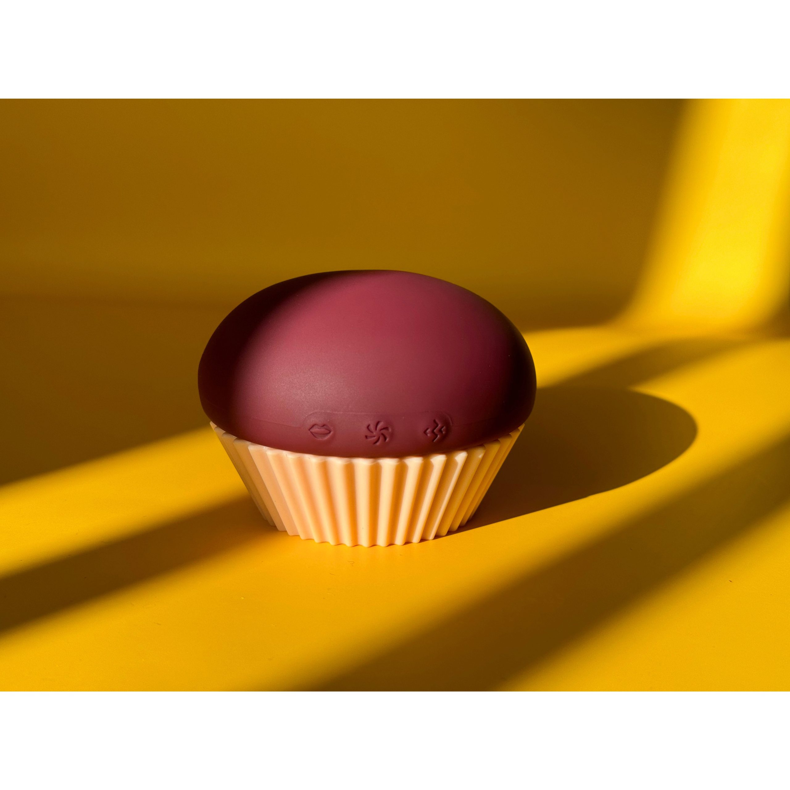 Stimulator klitorisa - Cherry Cupcake Stimulator klitorisa - Cherry Cupcake