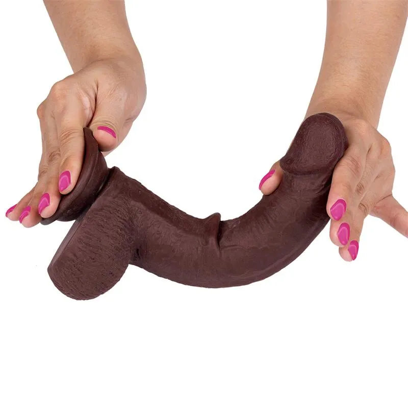 Dildo s pomičnim slojem LikeTrue 21 cm - smeđi Prikaz fleksibilnosti Dilda s pomičnim slojem LikeTrue 21 cm - smeđi