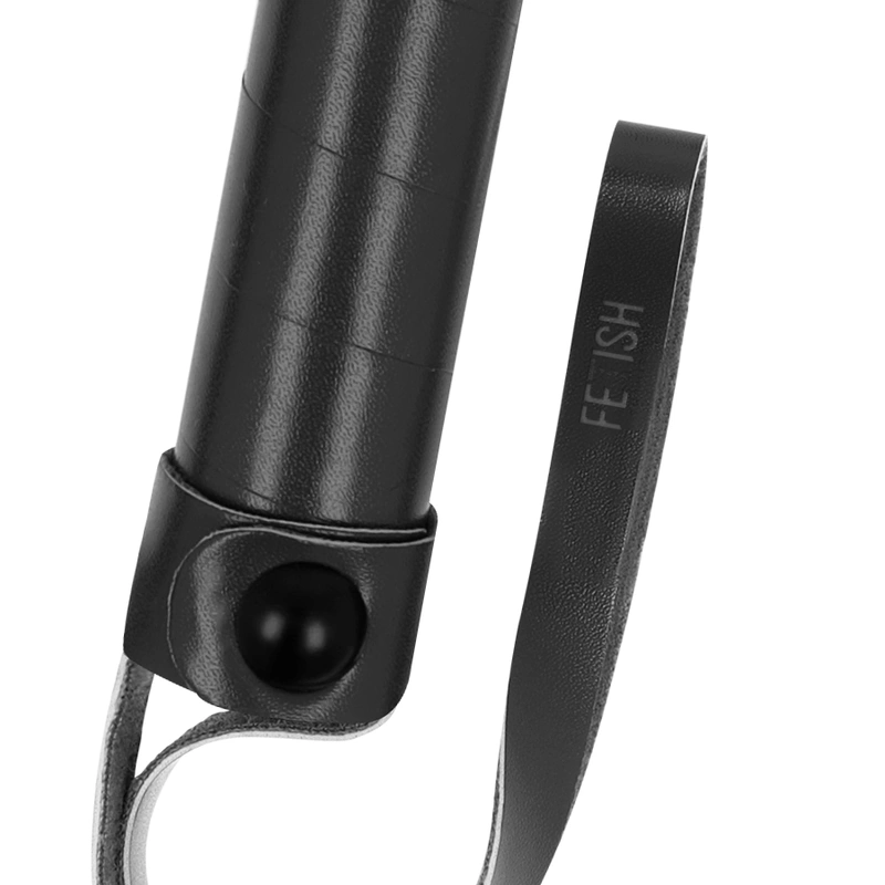 Bič - Fetish Submissive Flogger Omča na dršci na Biču - Fetish Submissive Flogger s resicama