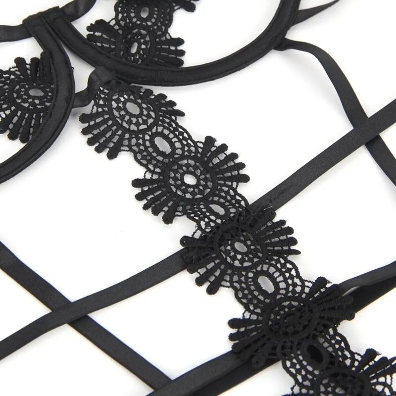 Teddy crni - Subblime Strappy Lace prikaz ukrasnog uzorka na sredini odjevnog predmeta