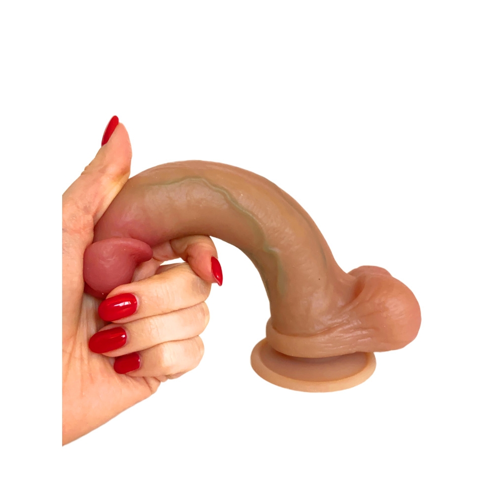 Dildo boje kože 17 cm - Raw Instinct - prikaz fleksibilnosti dilda